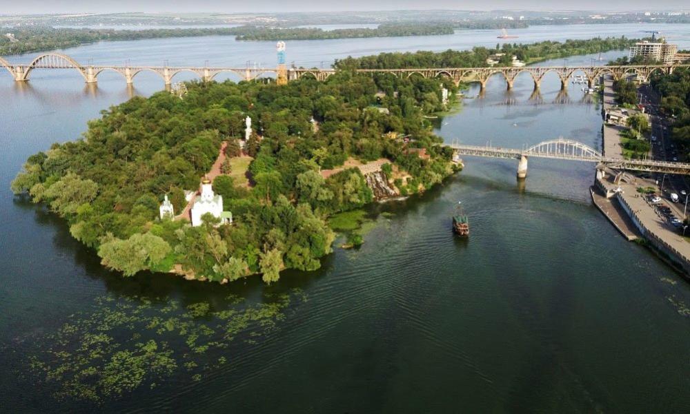 Від петриківки до авангарду: цікаві музеї Дніпропетровщини